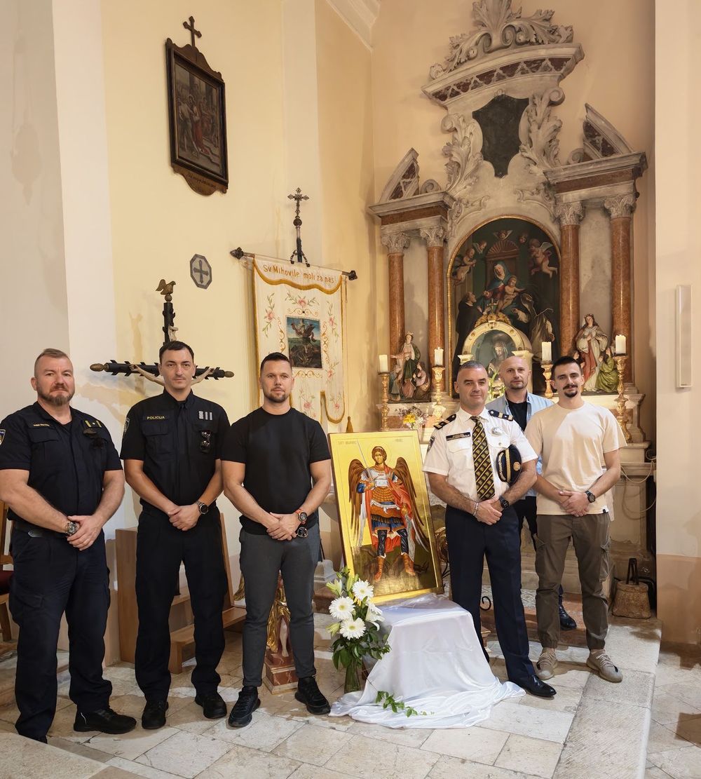 Hvarski policajci na fešti sv. Mihovila (29.9.’26.)